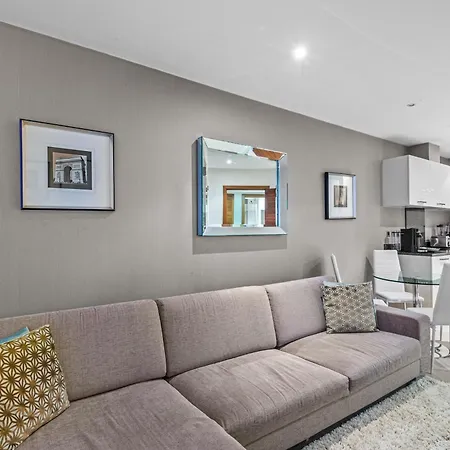 Londwell, Chelsea Living, Central Flat With Balcony